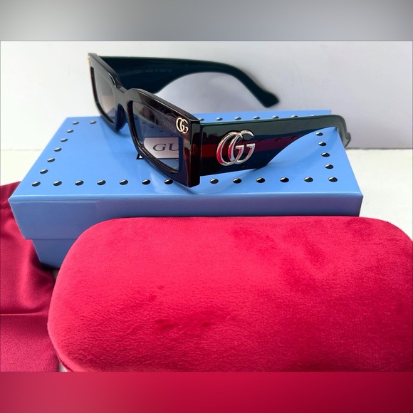 Black Sunglasses with Case - Picture 3 of 4